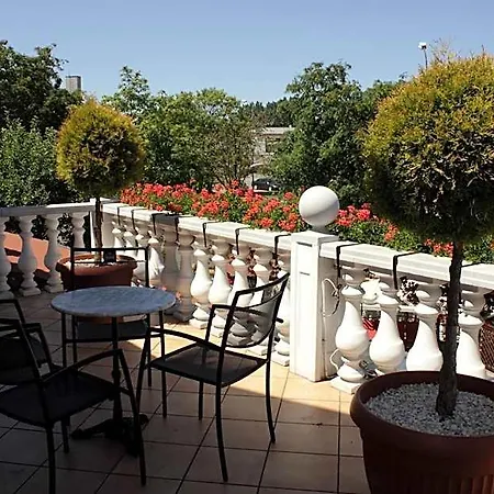 Luzycki & Restauracja 汽车旅馆 卢班