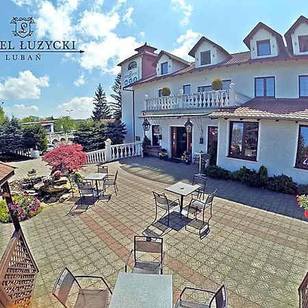 Luzycki & Restauracja 汽车旅馆 3*