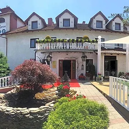 Luzycki & Restauracja 3* 卢班