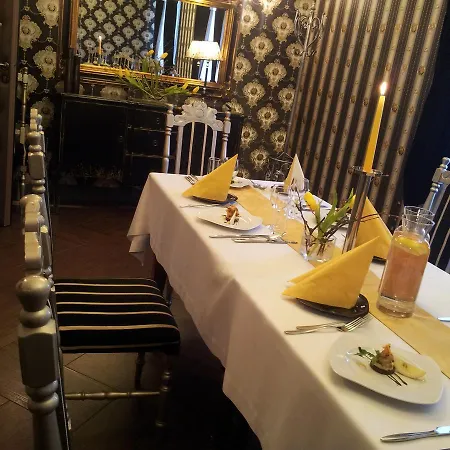 Luzycki & Restauracja 3* Luban (Luban)