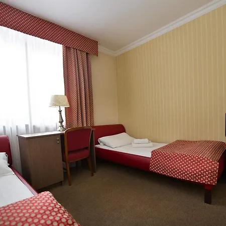 Luzycki & Restauracja 3*