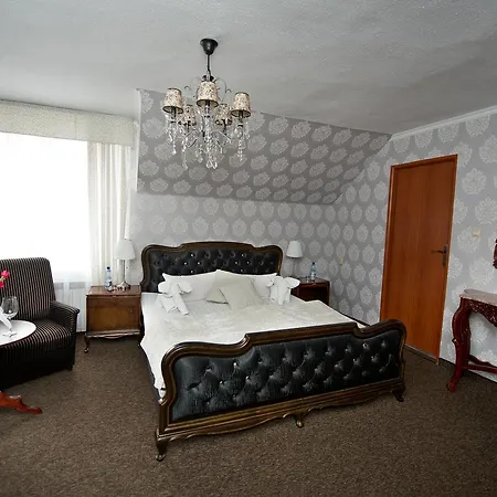 Luzycki & Restauracja Luban (Luban)