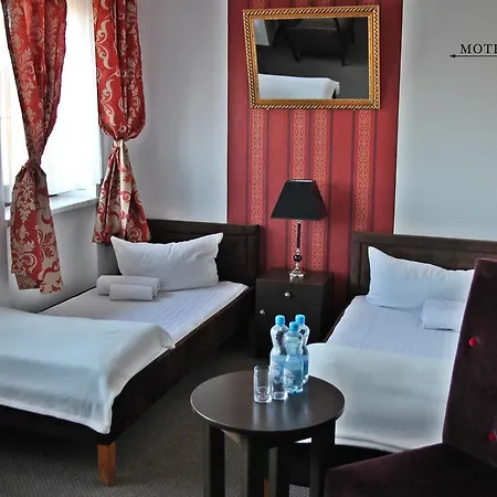 Motel Luzycki & Restauracja 3*